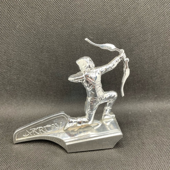 Set of 2 DC Comics “Arrow” Collector Items - Picture 9 of 9